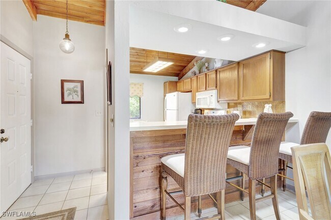 2972 Kings Lake Blvd in Naples, FL - Building Photo - Building Photo