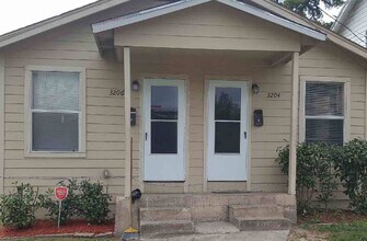 3204 Napoleon St, Unit 3204 in Houston, TX - Building Photo - Building Photo