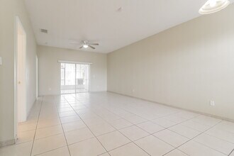 14580 Laguna Beach Cir in Orlando, FL - Building Photo - Building Photo