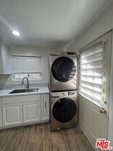 1606 S Bundy Dr in Los Angeles, CA - Building Photo - Building Photo