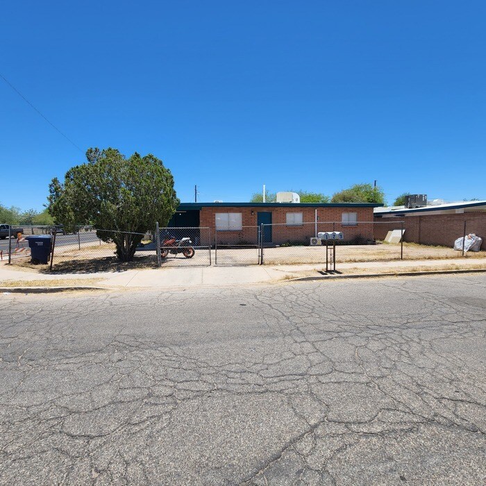 301 W Alaska St in Tucson, AZ - Building Photo