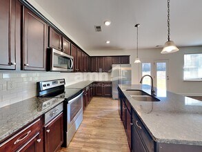 1347 Weatherbrook Cir in Lawrenceville, GA - Building Photo - Building Photo