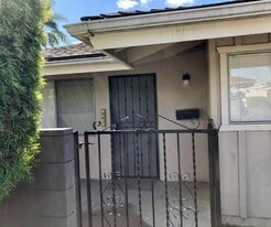 10743 S Magnolia Ave in Anaheim, CA - Building Photo