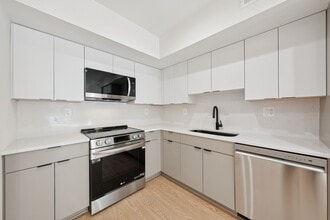 Glover Vista Apartments in Washington, DC - Building Photo - Building Photo