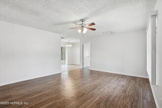 8362 Kipling Ct in Jacksonville, FL - Building Photo - Building Photo