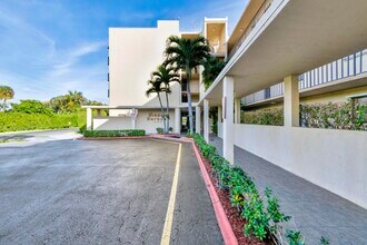 890 N Federal Hwy in Lantana, FL - Building Photo - Building Photo