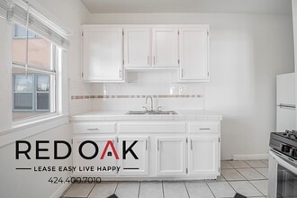 1056 Normandie Ave in Los Angeles, CA - Building Photo - Building Photo