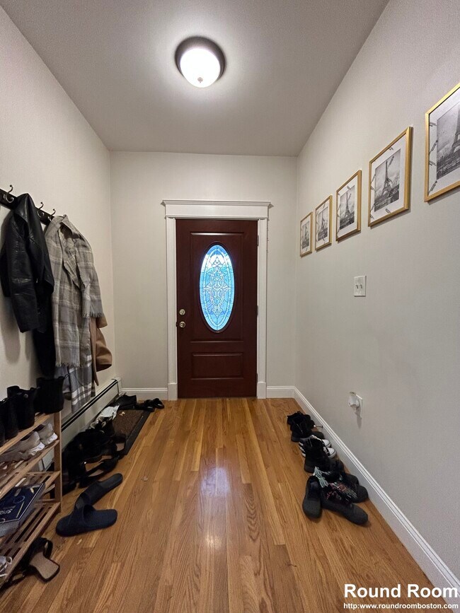 12 Wallingford Rd, Unit 1 in Boston, MA - Building Photo - Building Photo