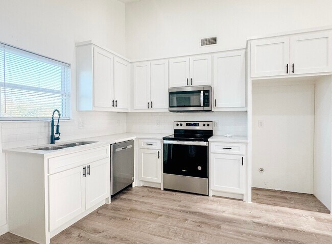 2817 Vinnie St in Greenville, TX - Building Photo - Building Photo