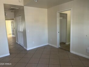 5321 W Gardenia Ave in Glendale, AZ - Building Photo - Building Photo