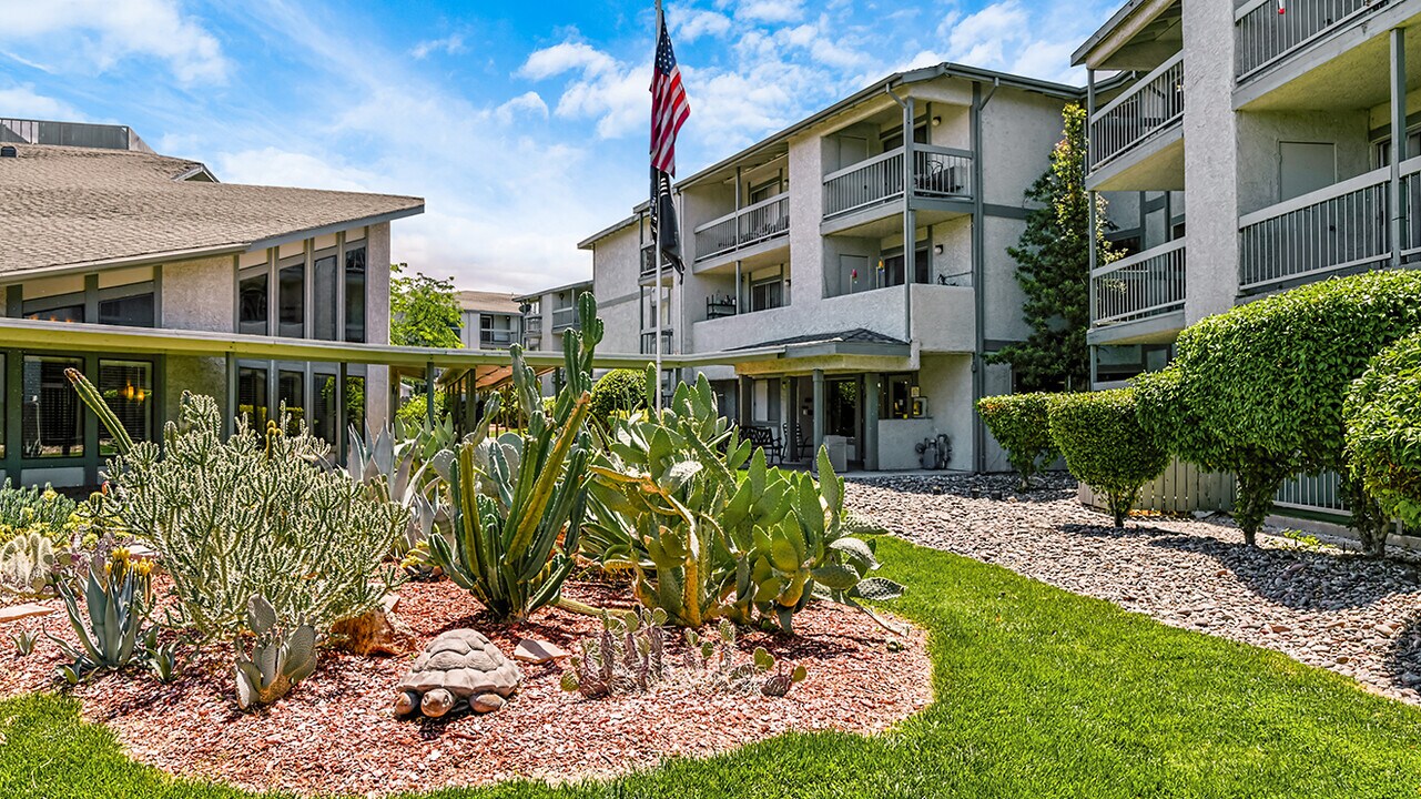 Holiday Montara Meadows in Las Vegas, NV - Building Photo
