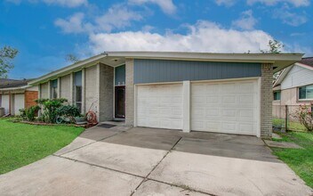 2508 Grape Ln in Pasadena, TX - Foto de edificio - Building Photo