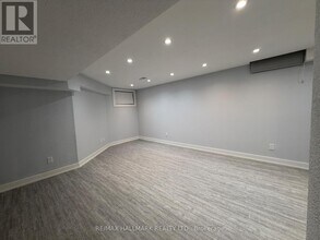 1211 Bridge Gate Crescent in Pickering, ON - Building Photo - Building Photo