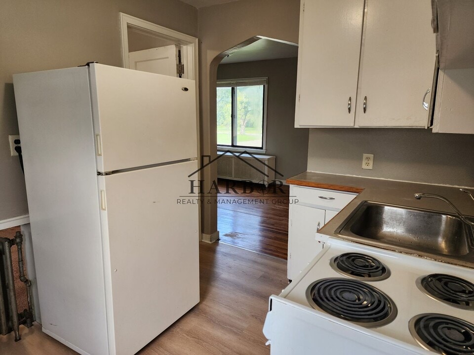 806 15th St NE in Austin, MN - Building Photo