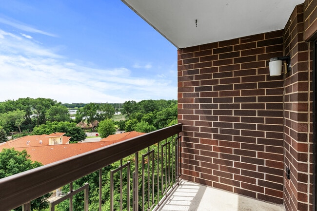 property at 6615 Lake Shore Dr S