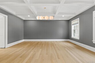25 Hunt Pl in Rye, NY - Building Photo - Building Photo