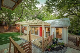 610 Terrell Hill Dr in Austin, TX - Building Photo