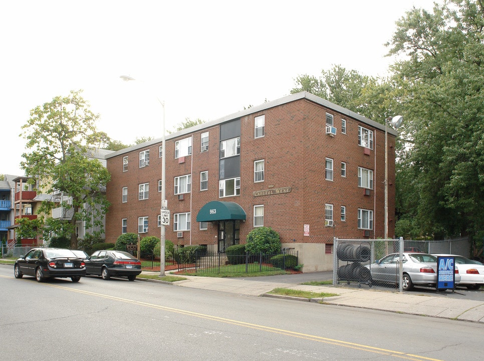 963 Capitol Ave in Hartford, CT - Foto de edificio