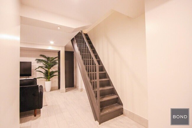 518 E 5th St in New York, NY - Building Photo - Building Photo