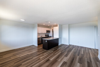 614 Lake in St Catharines, ON - Building Photo - Interior Photo