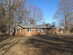 319 Ash Dr in Marshfield, MO - Building Photo - Building Photo