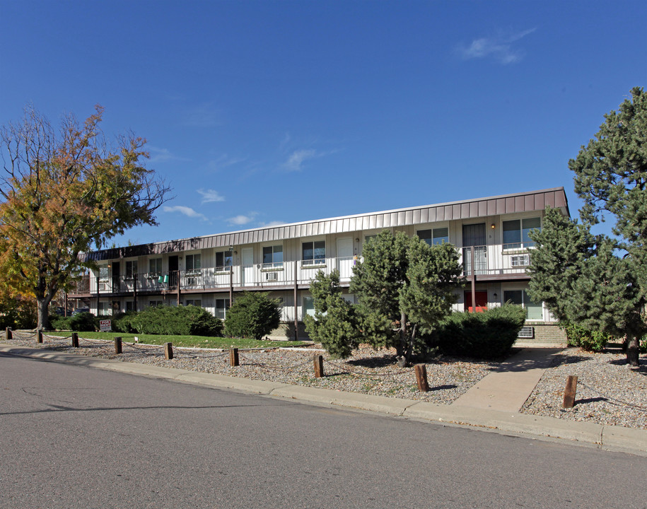 Carmen Rosa Apartments in Lakewood, CO - Building Photo