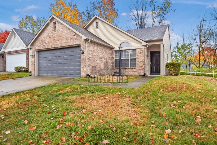 5231 Pin Oak Dr in Indianapolis, IN - Building Photo