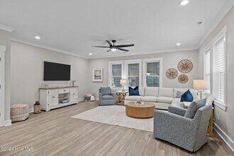 331 Live Oak St in Emerald Isle, NC - Building Photo - Building Photo