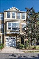 3043 Pointeview Dr in Tampa, FL - Building Photo