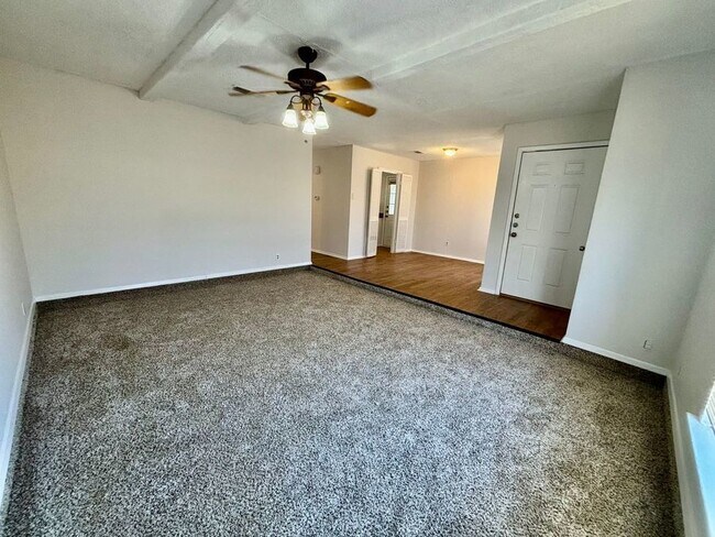 800 Irwin Dr in Hurst, TX - Building Photo - Building Photo