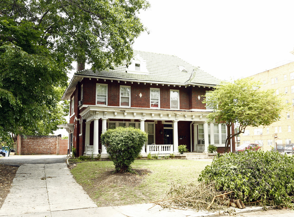 Granville Apartments in Memphis, TN - Building Photo