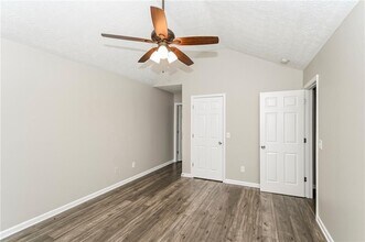 331 S Red Oak Way in Temple, GA - Building Photo - Building Photo
