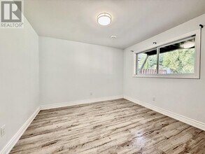120 Royal Palm Dr in Brampton, ON - Building Photo - Building Photo