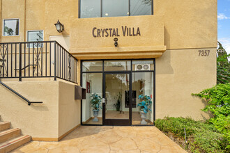 Crystal Villa in Canoga Park, CA - Building Photo - Building Photo