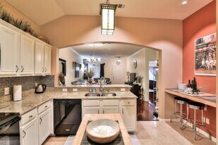 575 S Virginia Hills Dr in McKinney, TX - Building Photo