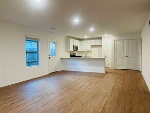 2818 Via Augusta Dr in Conroe, TX - Foto de edificio - Building Photo