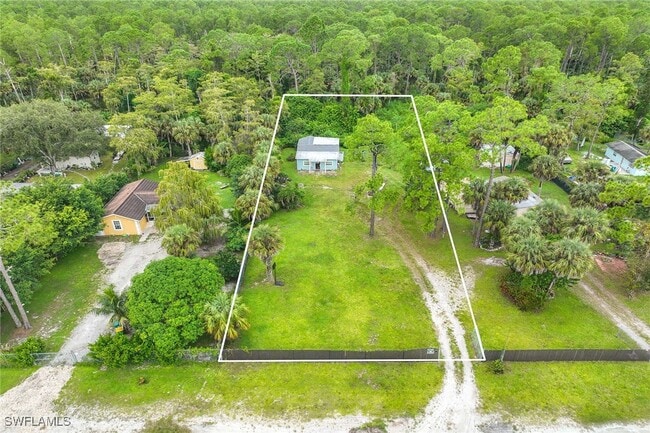 1921 Della Dr in Naples, FL - Building Photo - Building Photo
