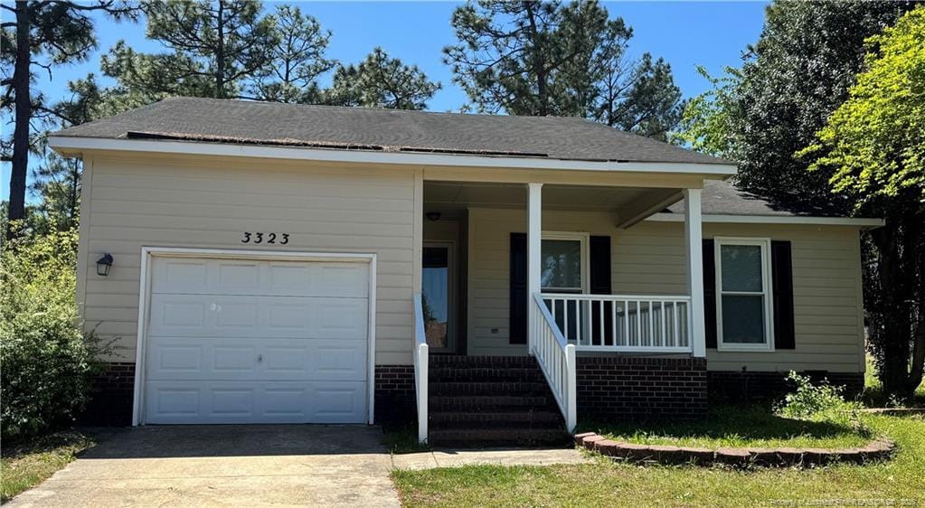 3323 Balero Ct in Spring Lake, NC - Building Photo