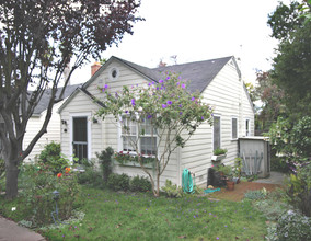 124-126 Moss Ave in Oakland, CA - Building Photo - Building Photo