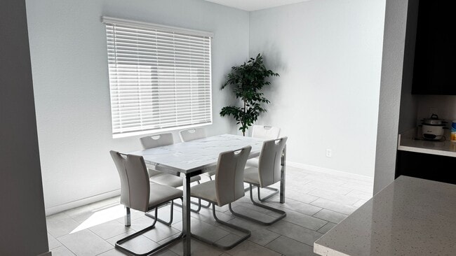8329 Meridian Rdg Ave in Las Vegas, NV - Building Photo - Building Photo