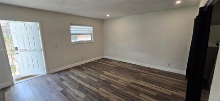 201 NE 2nd Ave in Dania Beach, FL - Building Photo - Building Photo