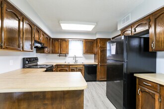 1701 SE 2 St in Blue Springs, MO - Building Photo - Building Photo