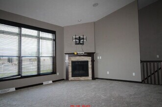 1439 Anthem Dr in Neenah, WI - Building Photo - Building Photo
