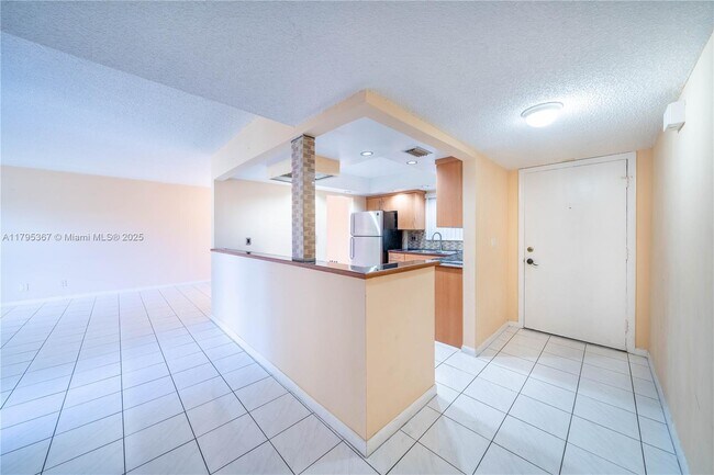 3100 Riverside Dr in Coral Springs, FL - Foto de edificio - Building Photo