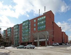 Griggs Manor I & II in Toronto, ON - Building Photo - Building Photo