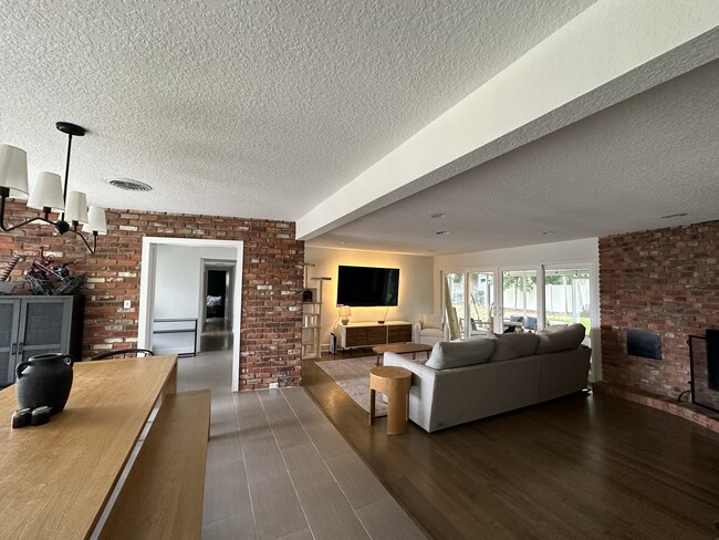 511 Lake Shore Dr in Maitland, FL - Foto de edificio - Building Photo