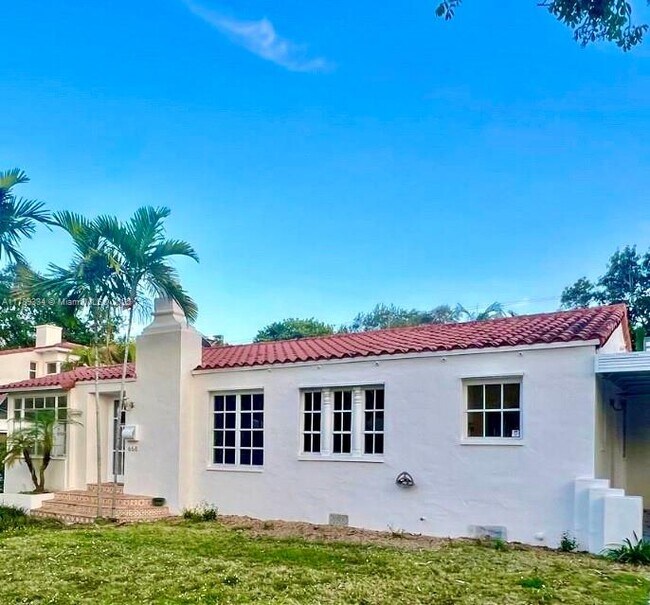 668 NE 72nd Terrace in Miami, FL - Building Photo - Building Photo