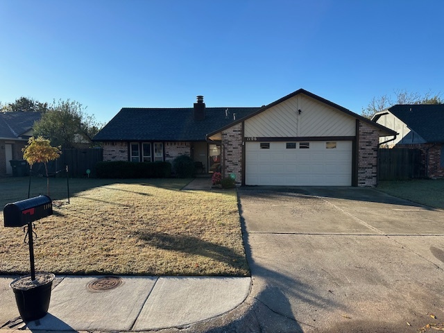 1106 W Gemini Rd in Edmond, OK - Foto de edificio