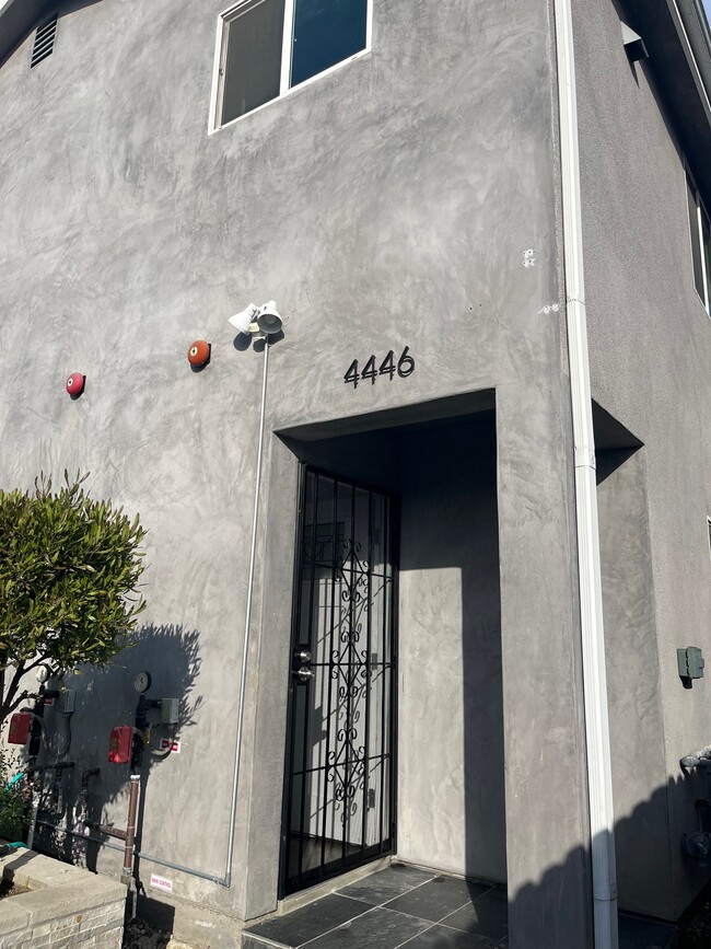 4446 Crocker St, Unit 4446 in Los Angeles, CA - Building Photo - Building Photo