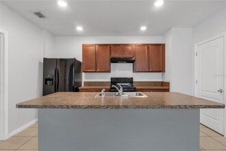 1823 Partin Terrace Rd in Kissimmee, FL - Foto de edificio - Building Photo